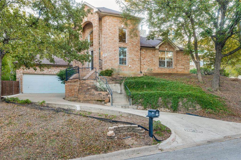 1805 Old Oak Drive - Photo 1