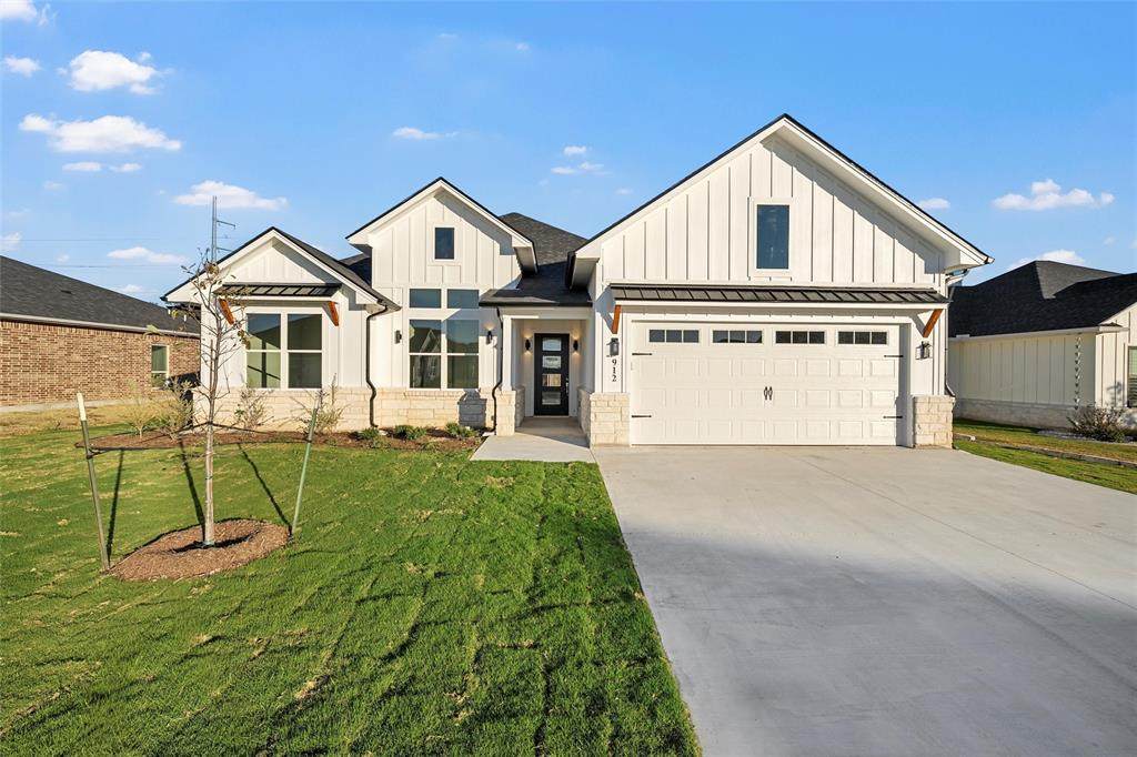 912 Gallant Fox Road - Photo 1