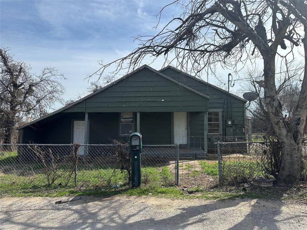 713 Wright Court - Photo 1