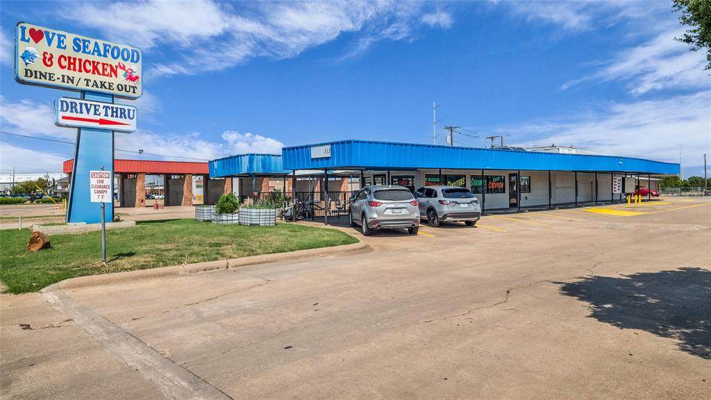 313 Castle Drive - Photo 1