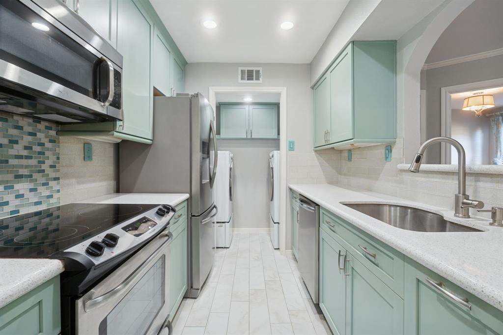 16301 Ledgemont Lane - Photo 1