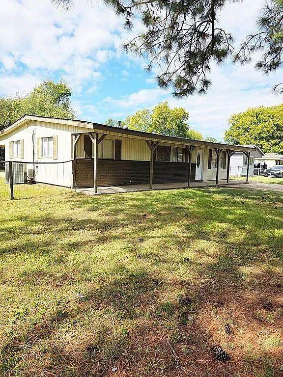 1301 Meadowview Drive - Photo 1