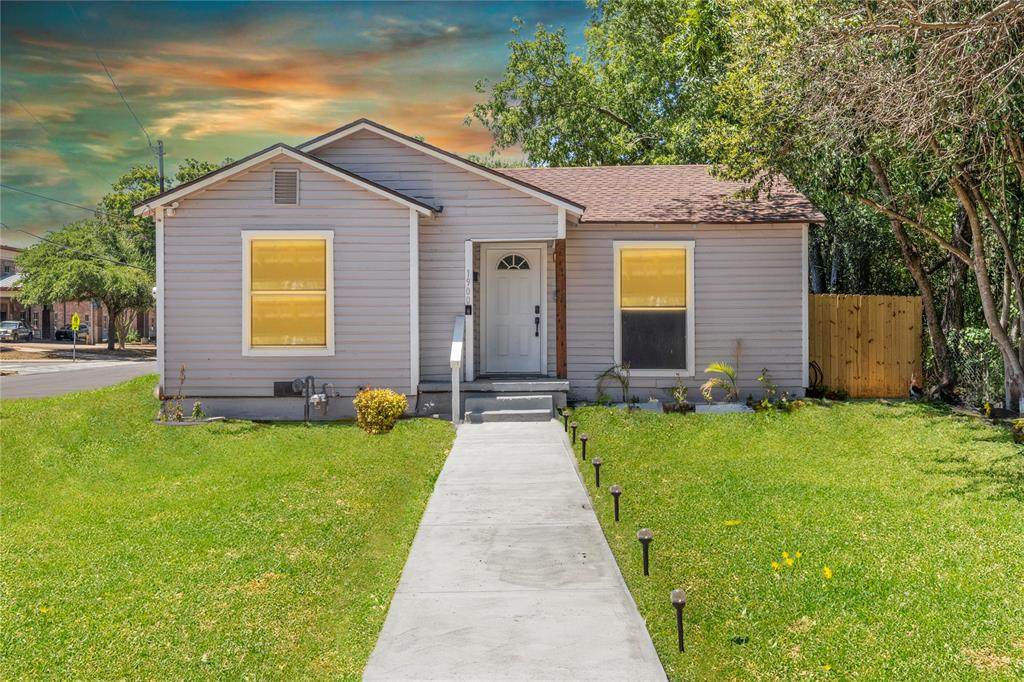 1900 6th Street - Photo 1