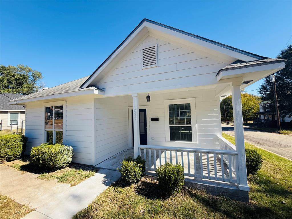 255 7th Street - Photo 1