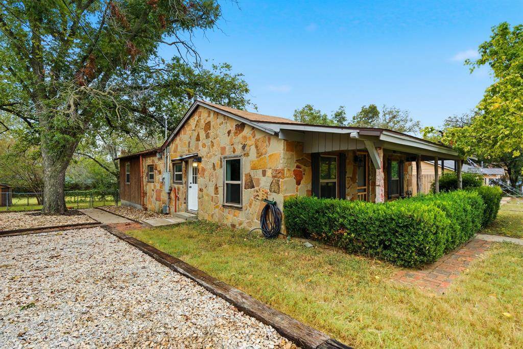 905 Lamar Street - Photo 1