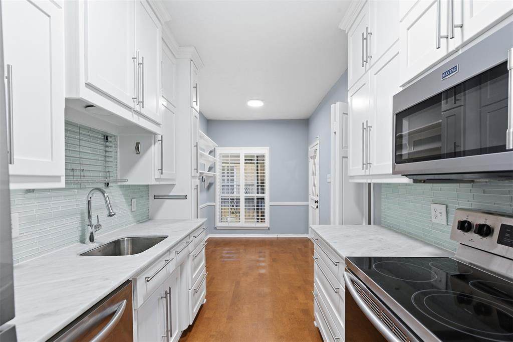 4320 Bellaire Drive - Photo 1