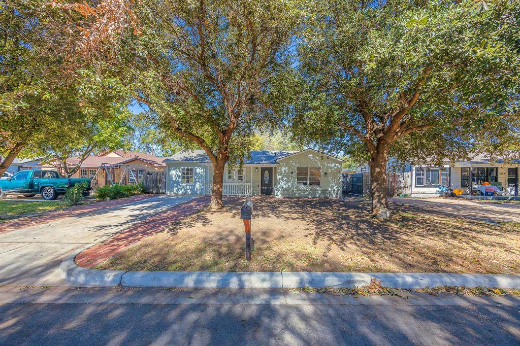 8528 Pemberton Court - Photo 1