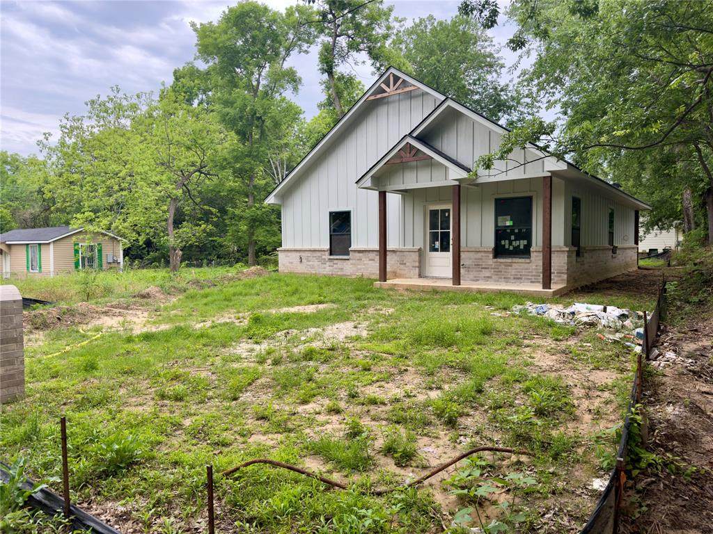 1212 Albertson - Photo 1