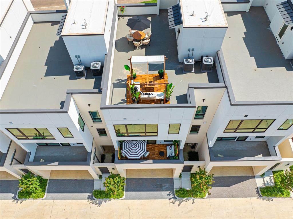 610 Oak Cliff Boulevard - Photo 1