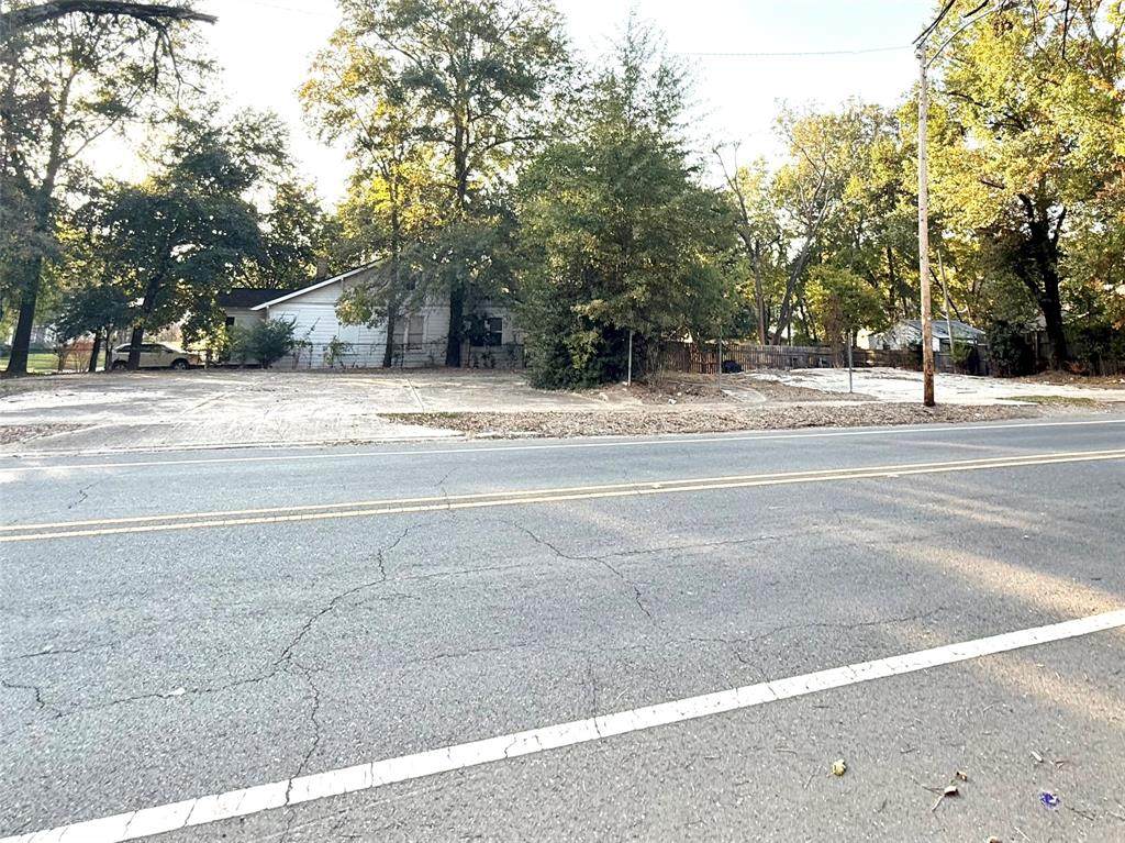 2916 Gilbert Drive - Photo 1