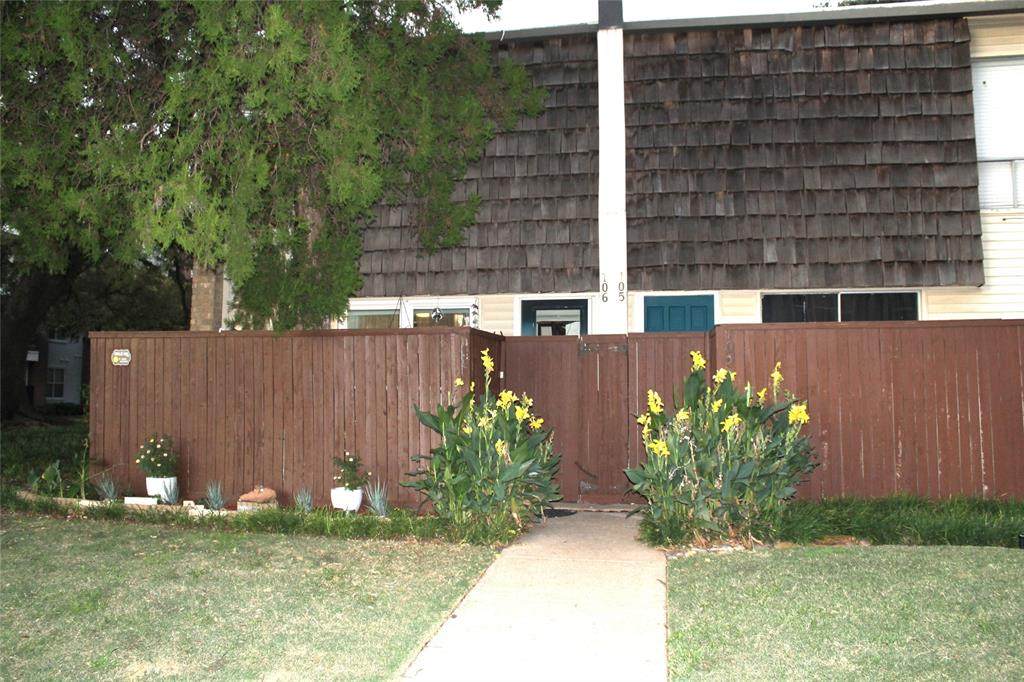 2702 Douglas Avenue - Photo 1