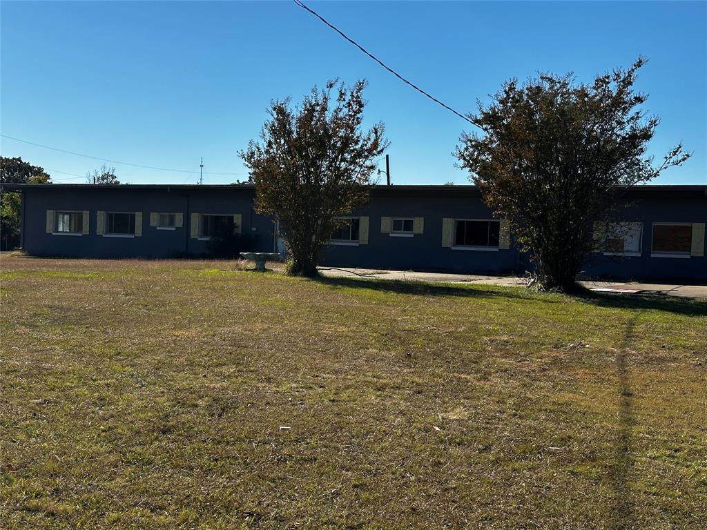 5020 Sayle Street - Photo 1