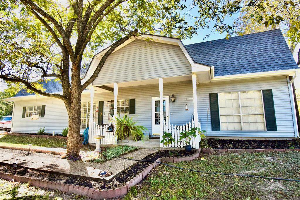 3806 County Road 0013 - Photo 1