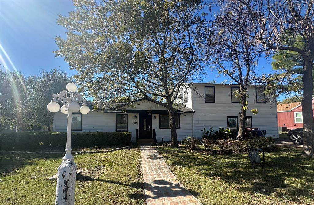 807 Houston Street - Photo 1