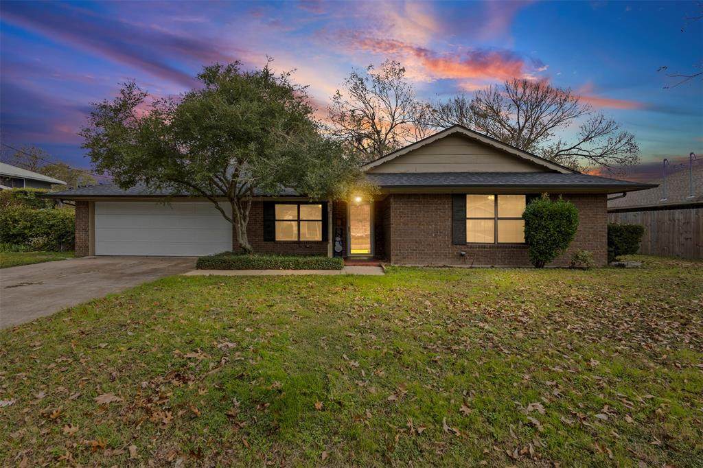 602 Clay Street - Photo 1