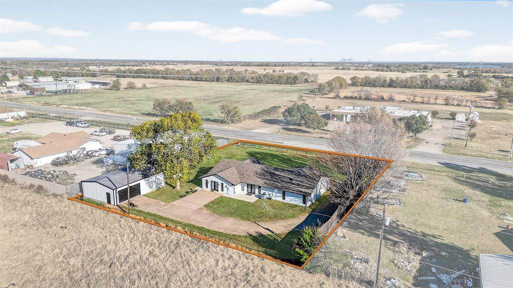 616 Bells Boulevard - Photo 1