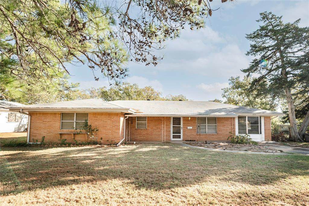 205 Bonham Street - Photo 1