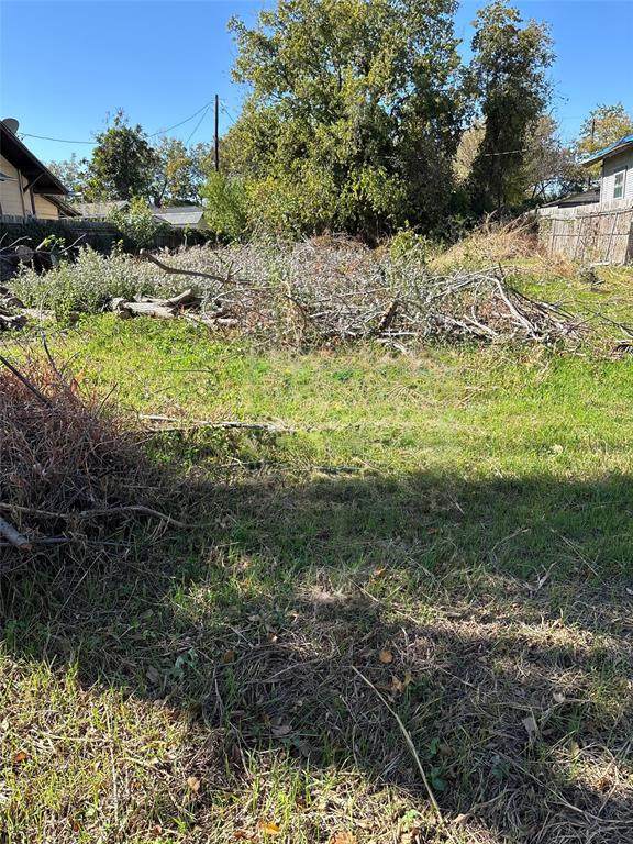 2152 Jennings Avenue - Photo 1