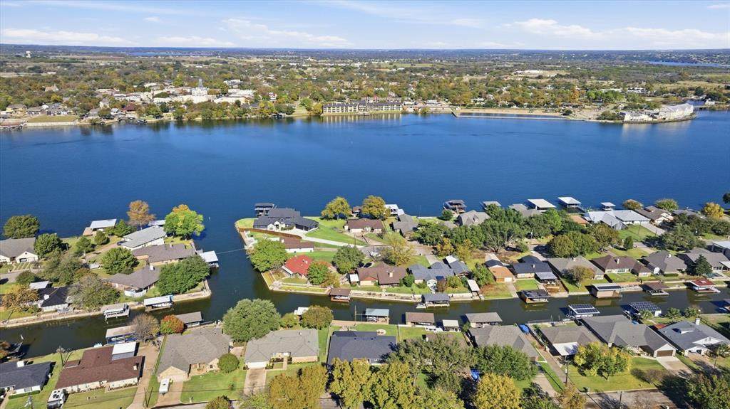 502 Tahiti Drive - Photo 1