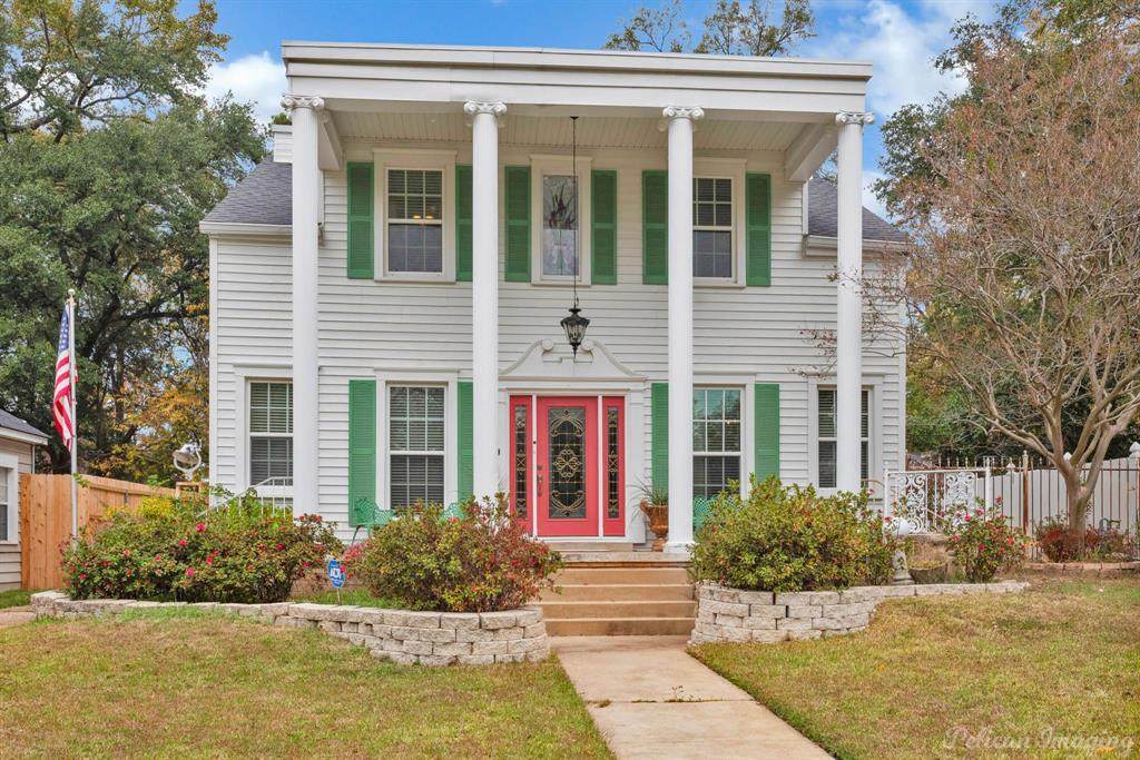 948 Elmwood Street - Photo 1