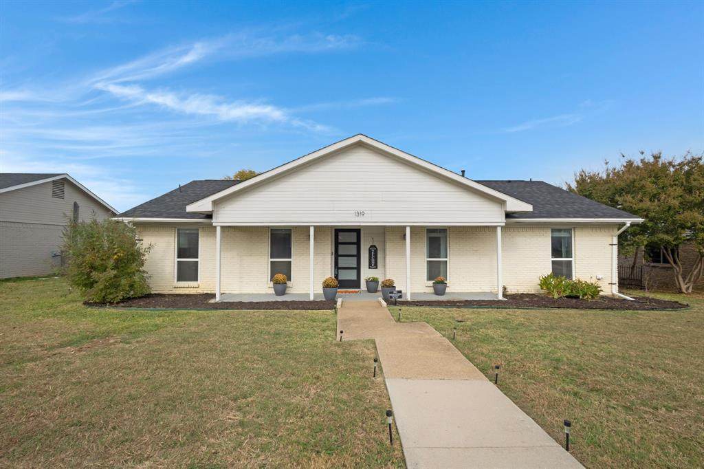 1319 Brazos Boulevard - Photo 1
