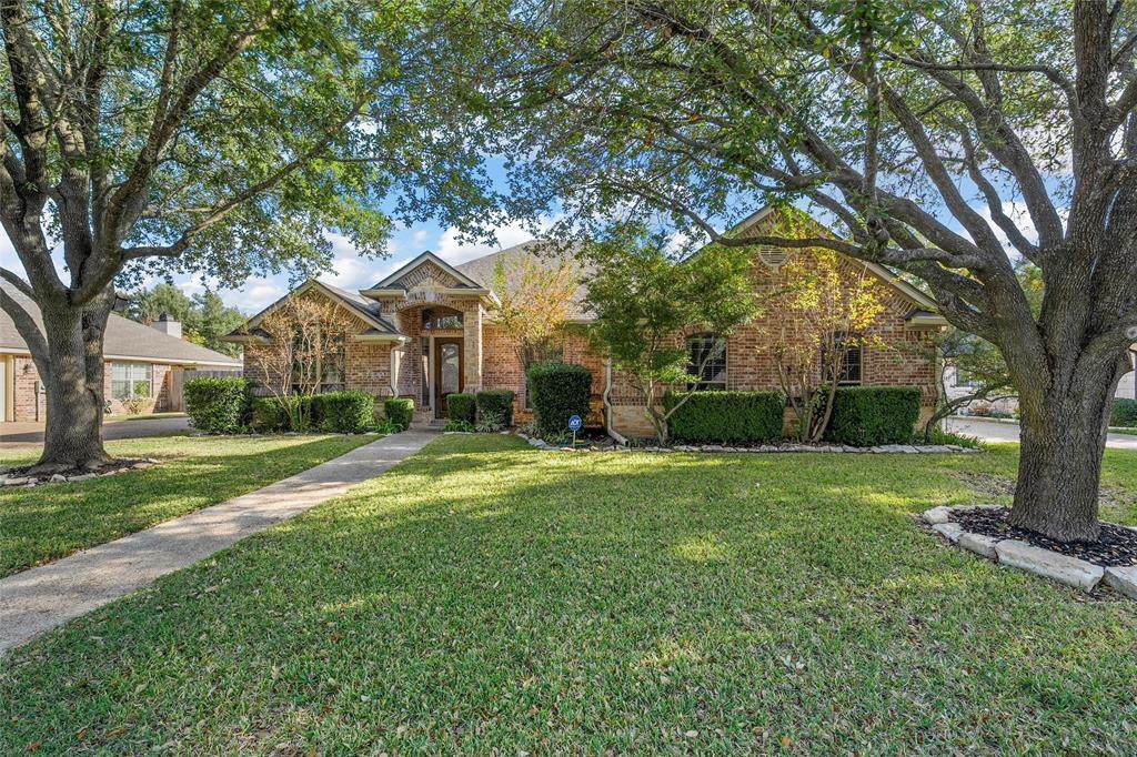 302 Canterbury Drive - Photo 1