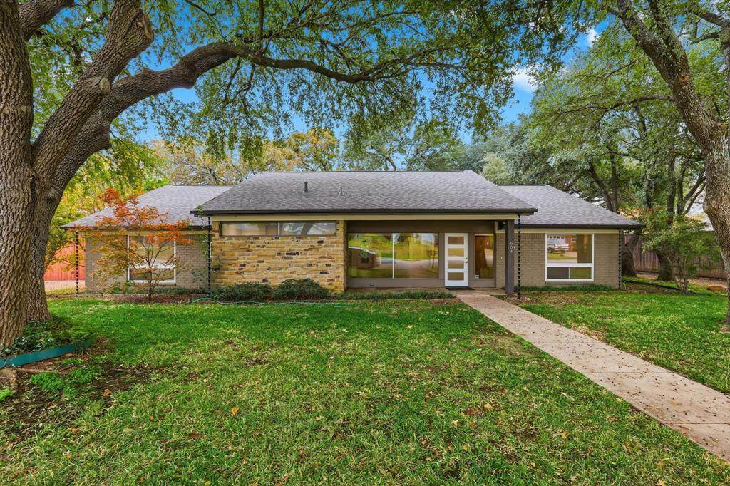 604 Donna Lane - Photo 1