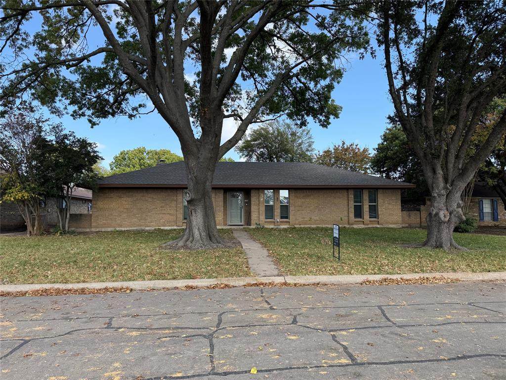 903 Emerson Drive - Photo 1