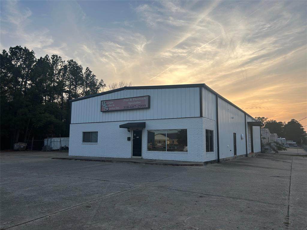 9160 Linwood Avenue - Photo 1