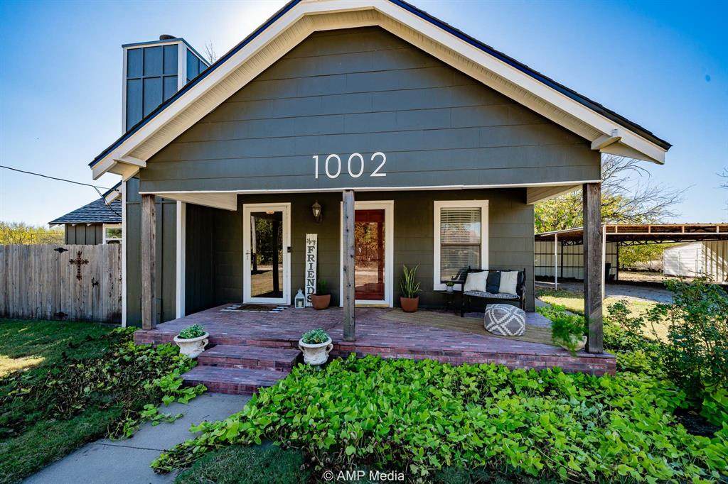 1002 Maple Street - Photo 1