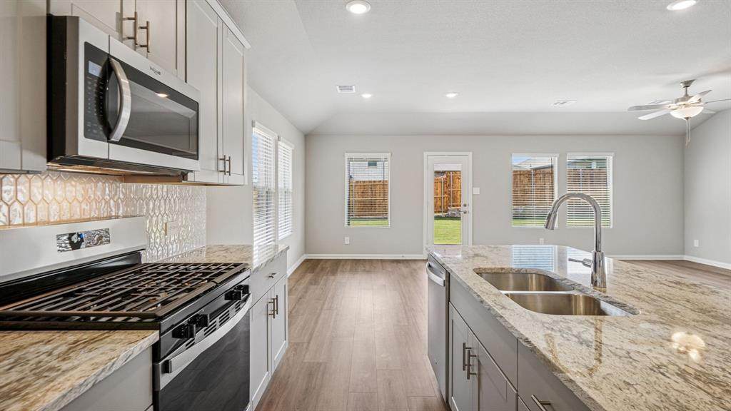 2120 Rannoch Street - Photo 1