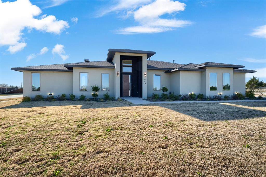 443 Whispering Way - Photo 1