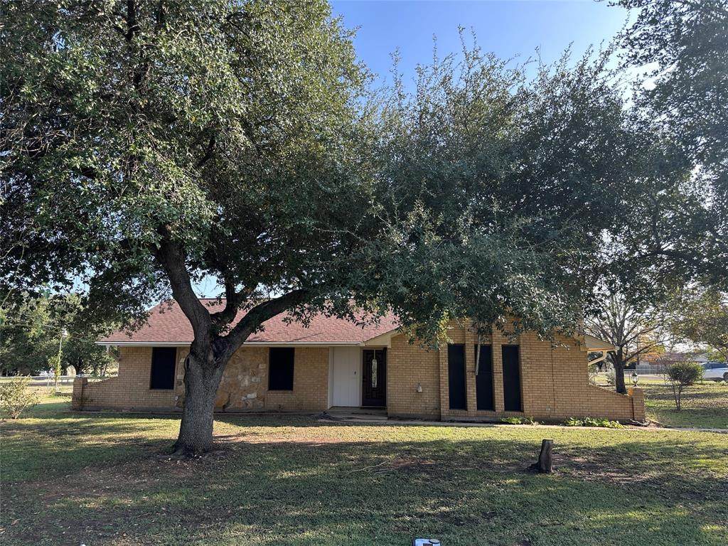 137 Oakview Circle - Photo 1