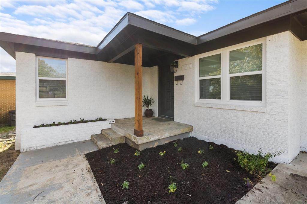 2907 Clinton Avenue - Photo 1