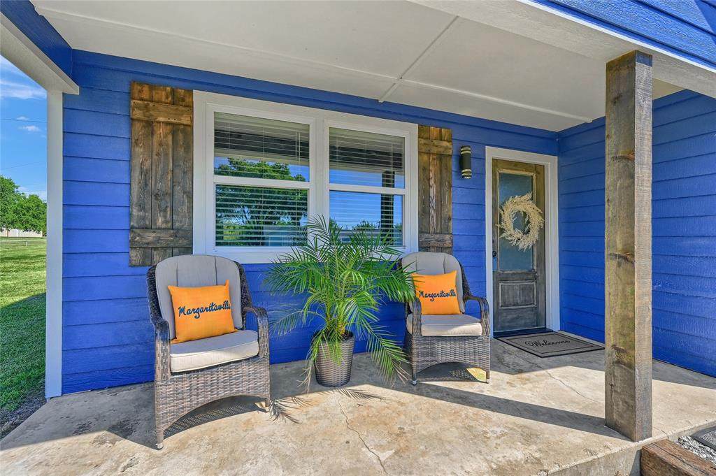 61 Lee Boulevard - Photo 1