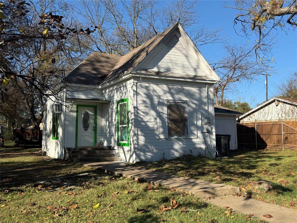 411 Hester Street - Photo 1