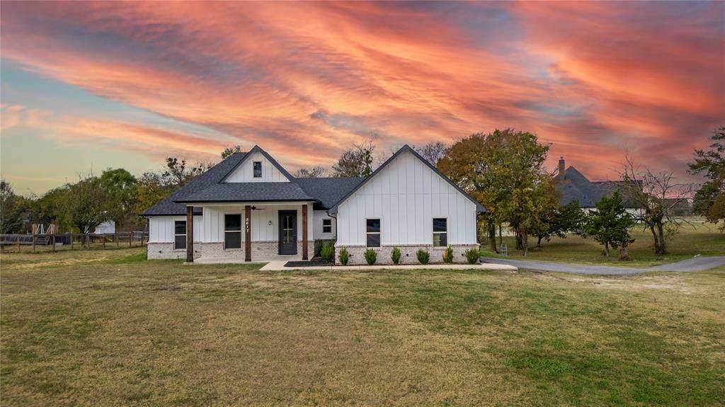 5617 State Highway 34 - Photo 1