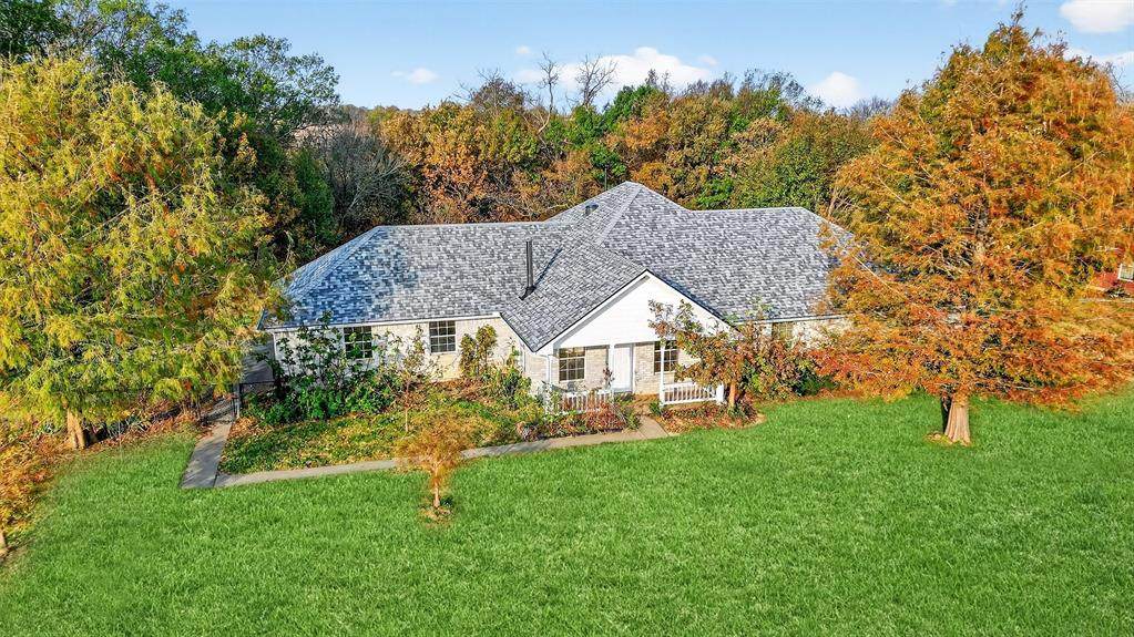 538 Lakewood Road - Photo 1