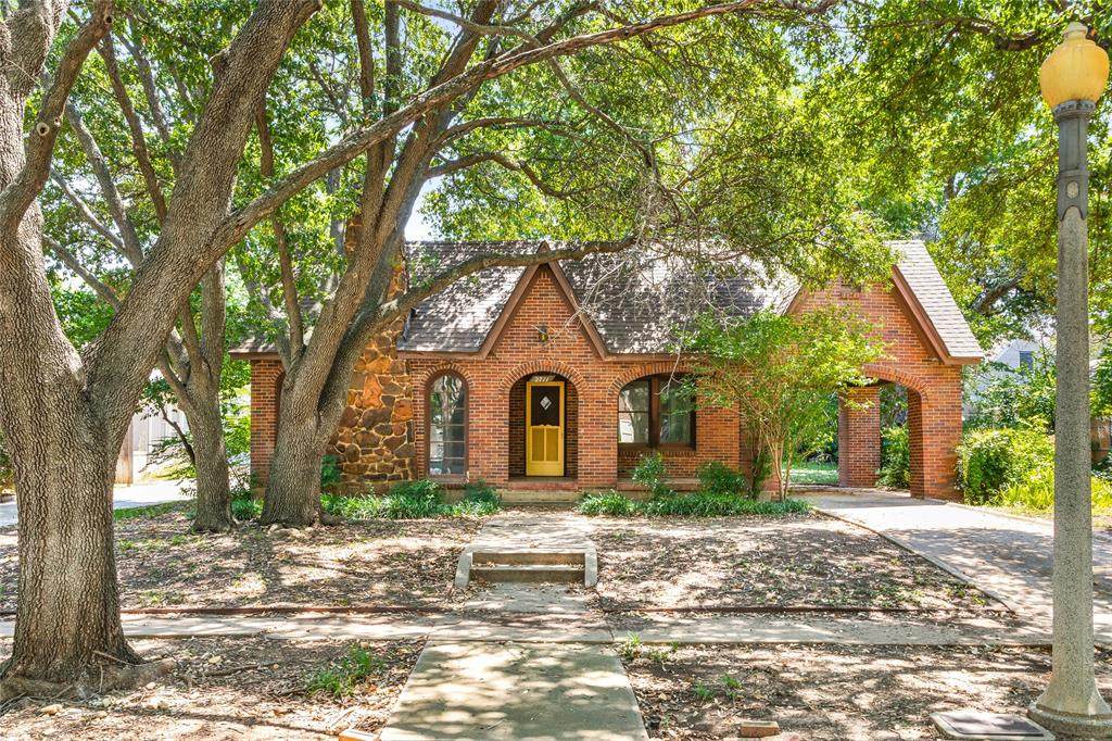 2711 Greene Avenue - Photo 1