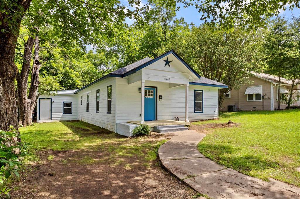 1017 Washington Street - Photo 1