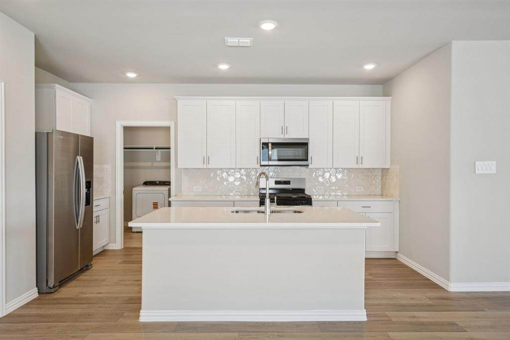 709 Leavenworth Drive - Photo 1