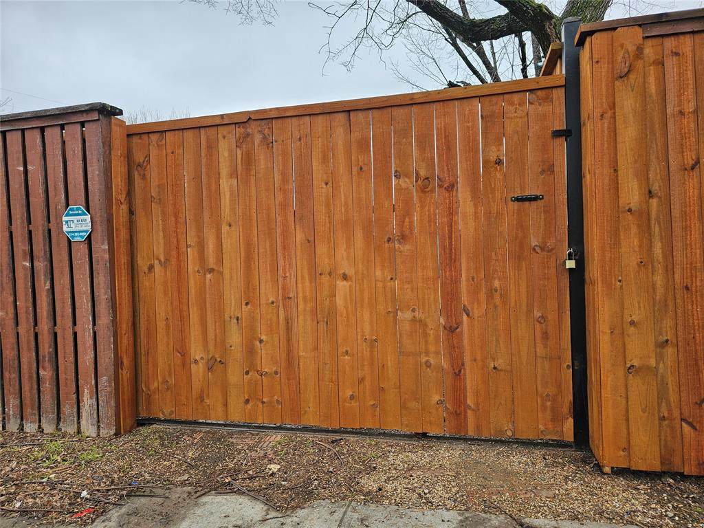 115 Saint Mary Avenue - Photo 1