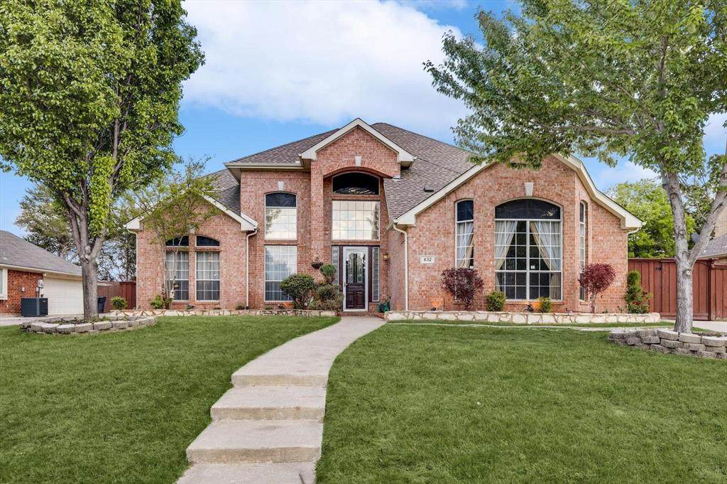 432 Hickory Drive - Photo 1