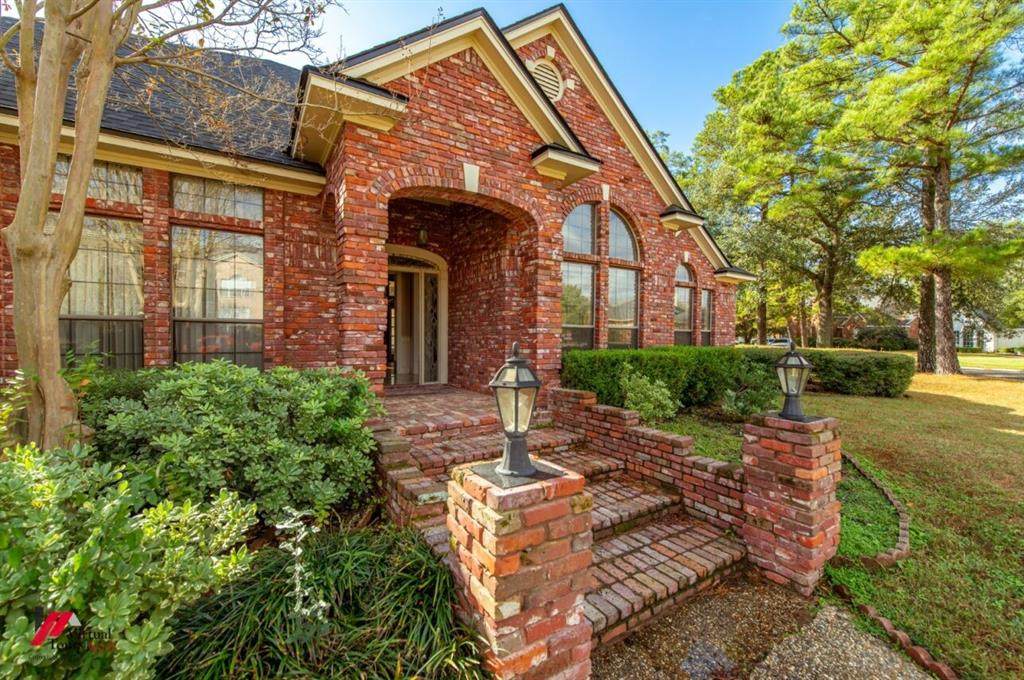 114 Sussex - Photo 1