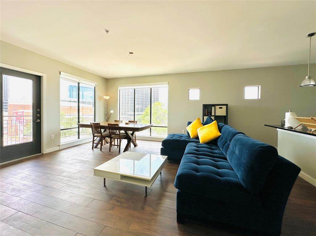 5609 Smu Boulevard - Photo 1