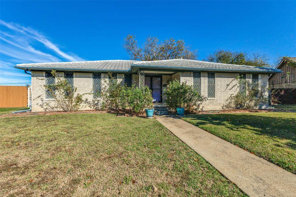 2271 Homeway Circle - Photo 1