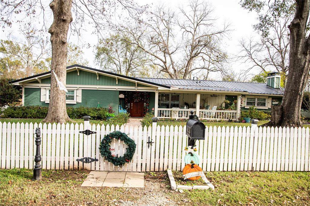 302 Friou Street - Photo 1