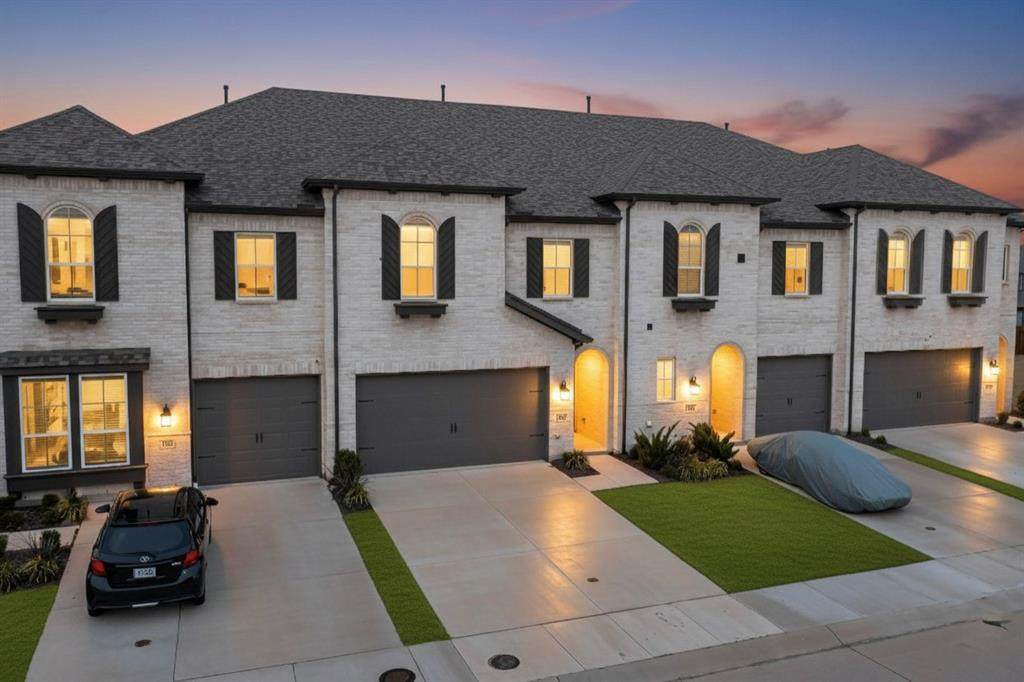 1162 Queensdown Way - Photo 1