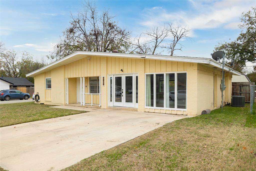 2215 13th Street - Photo 1