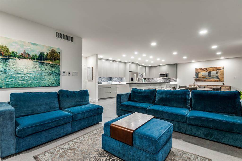 6211 Northwest Highway - Photo 1